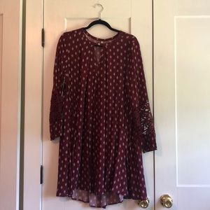 Size Small- Quarter Sleeve Burgundy Dress